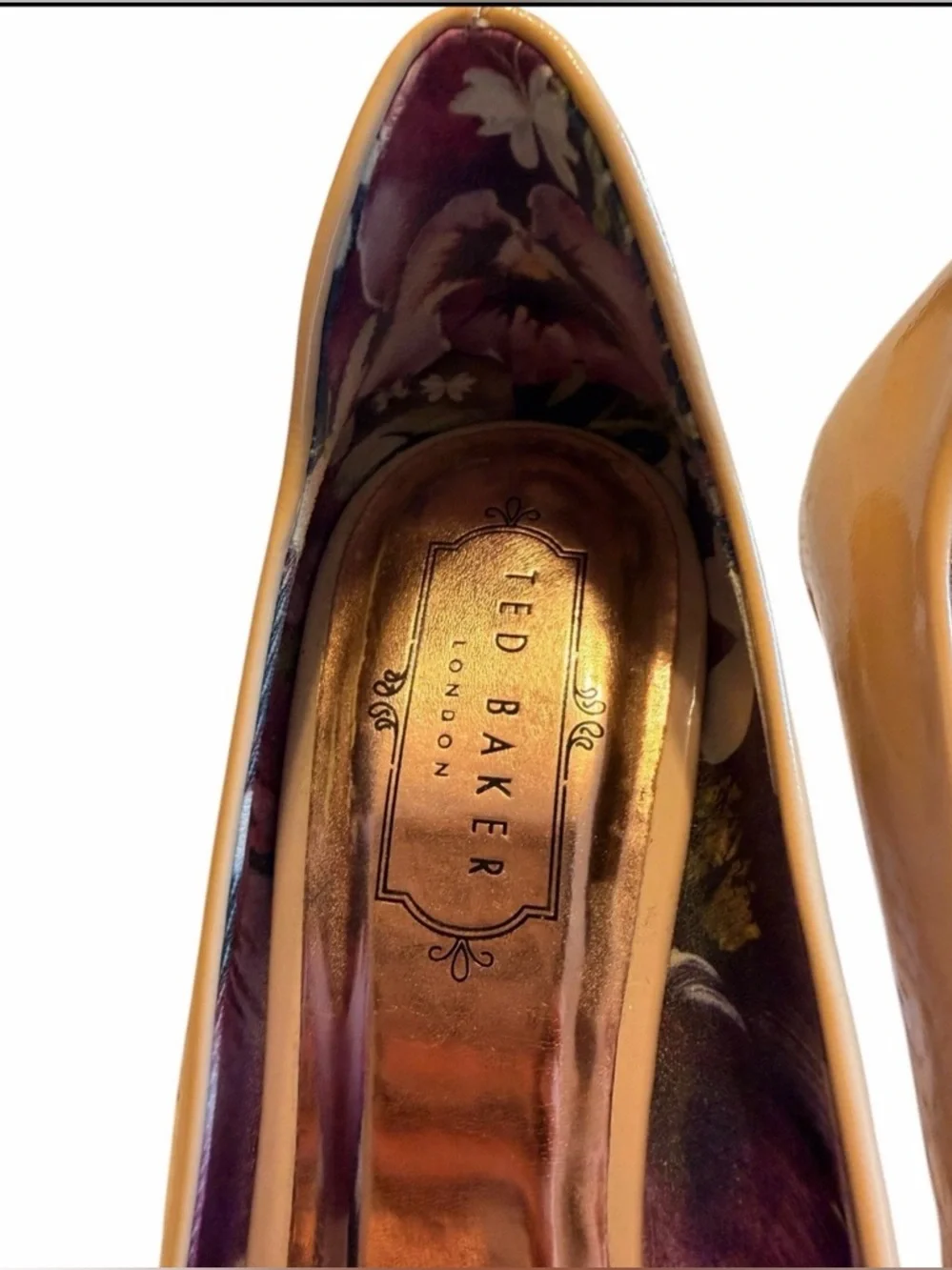 TED BAKER London NUDE KAAWA BEIGE LEATHER STILETTO 4” HEEL  STYLE 06774 US SZ 8